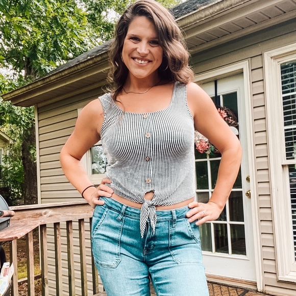 Meet your Posher, Erika shae - Picture 4 of 9